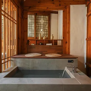 Villa Onyou, Seoul