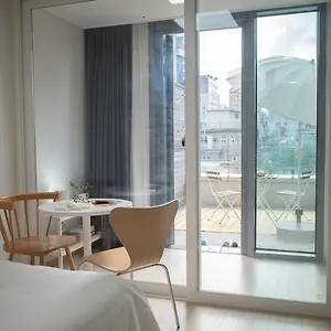 Apartment Urbanstay Myeongdong, Seoul